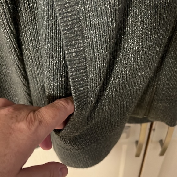 A Mens Zippered Cardigan in size Medium - Picture 6 of 7